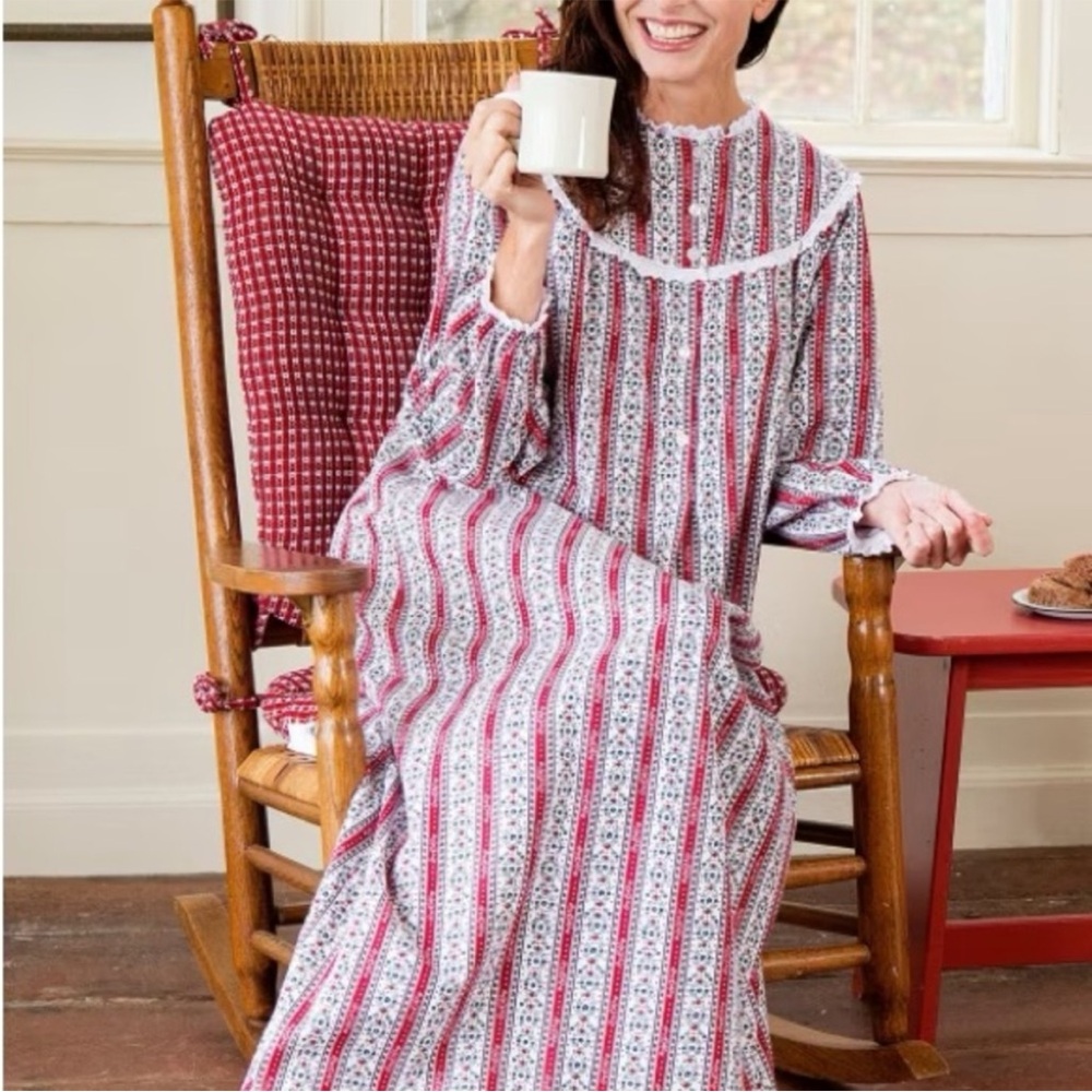 Lanz of Salzburg M Tyrolean Cotton Flannel 0092 Nightgown medium red floral
